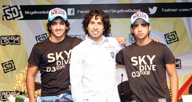 "النيادي يتوسط البطلين سيف وجابر"