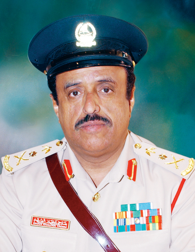 "ضاحي خلفان"