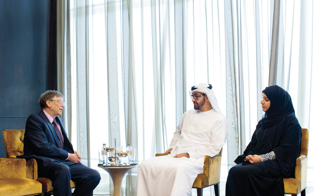 "محمد بن زايد خلال لقائه بيل غيتس بحضور ريم الهاشمي \t\t وام"