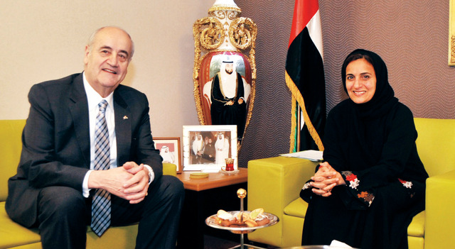 ".. وخلال اللقاء مع وزير التجارة والتطوير الإيرلندي\t وام"