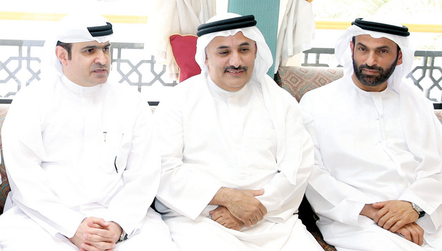 "سامي القمزي وسلطان بن بطي وعيسى الميدور"