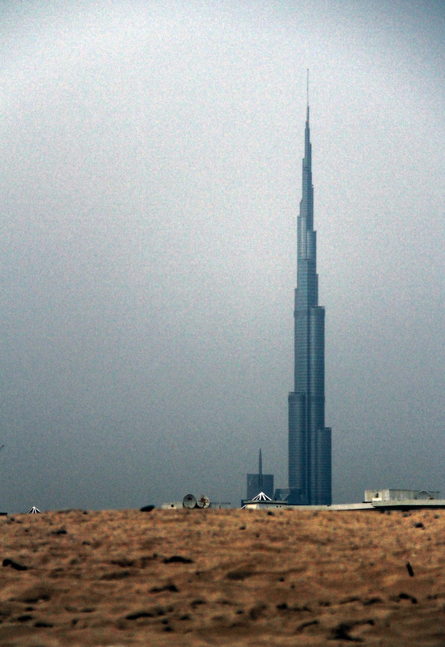 "خلال هطول امطار الخير"