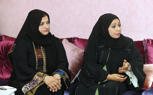 "فضيلة المعيني و موزه فكري خلال إعلان مبادرة \"إروي عطشهم\""