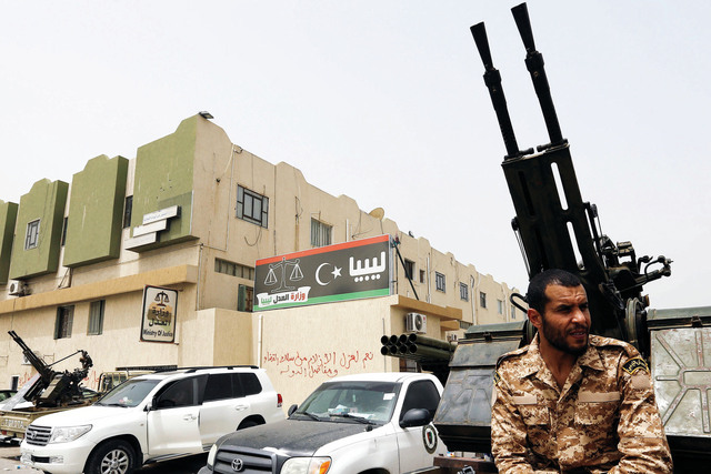 "مقر وزارة العدل الليبية تحت سيطرة المسلحين\tأ.ف.ب"