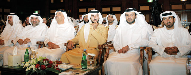 "ماجد بن محمد متصدراً الحضور"