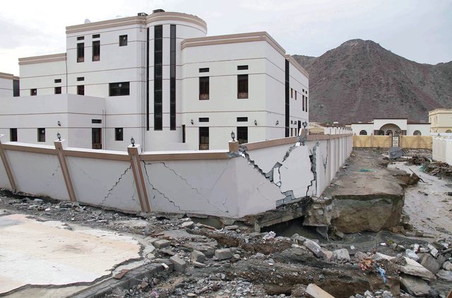 "اضرار كبيرة لحقت بمنازل سكمكم"
