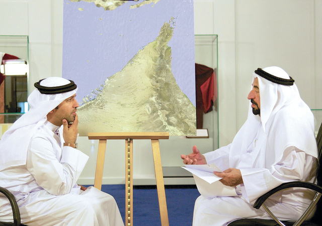 سلطان القاسمي: لا مساس بالأمن والجيش والخارجية