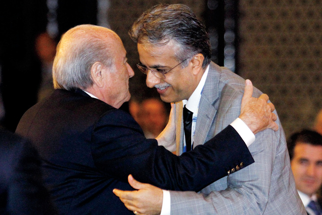 "الرئيس الجديد للاتحاد الآسيوي يتلقى تهاني بيلاتر"