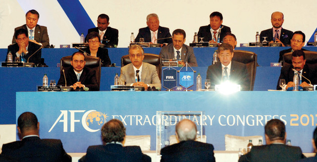 "سلمان بن إبراهيم بعد انتخابه رئيساً للاتحاد الآسيوي\tتصوير - هشام  تكنوين"