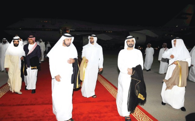 "رئيس الدولة وفي استقباله نائب رئيس الدولة وولي عهد أبوظبي"