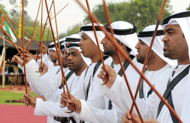 "استعدادا لتحية \"الراس\" القائد"