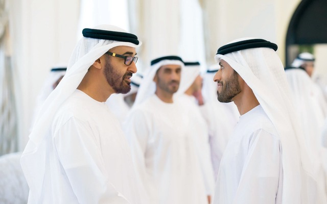 "محمد بن زايد في حديث مع أبنائه المواطنين"