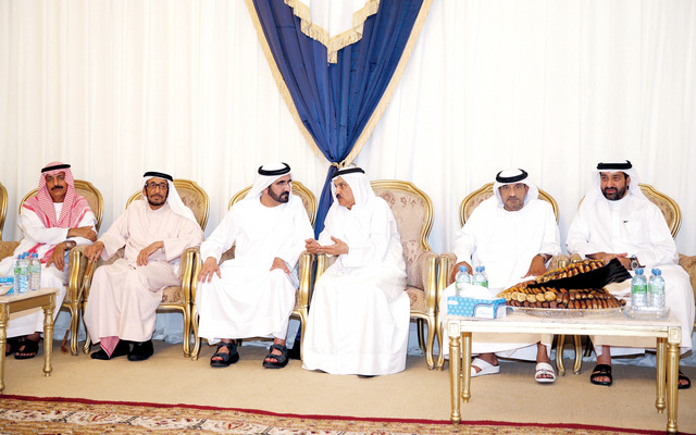 "محمد بن راشد يعزي د. عبدالله عمران تريم بحضور أحمد بن سعيد وابن حموده تصوير محمد هشام"