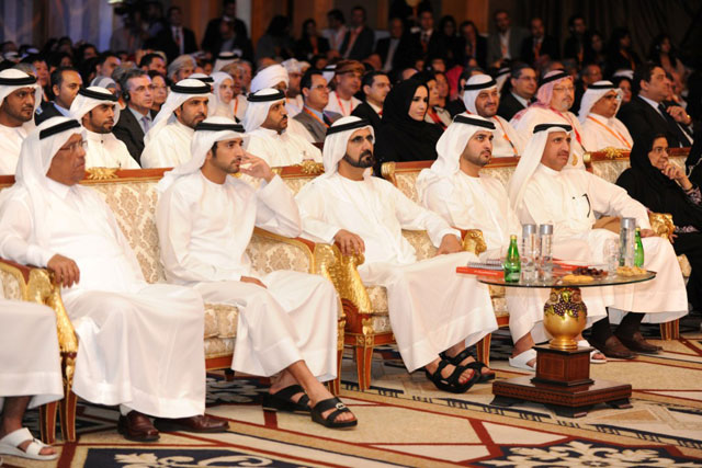 "صاحب السمو الشيخ محمد بن راشد وسمو الشيخ حمدان بن محمد وسمو الشيخ مكتوم بن محمد يتابعون فعاليات الجائزة"