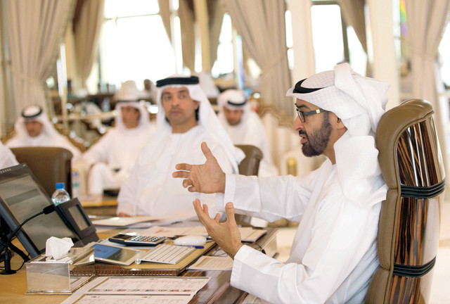 "سموه لدى مناقشته الخطط والبرامج التطويرية بحضور هزاع بن زايد وام"