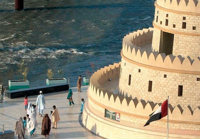 "قلعة الجاهلي مزار سياحي يجذب الجمهور \t وام"