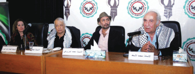"«من اليمين» الأسعد، المزروعي، خالد، وعبد الهادي خلال الندوة"