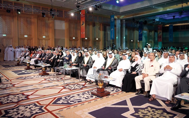 "محمد يوسف وظاعن شاهين خلال الحفل"