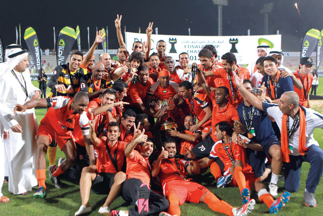 "احتفالات عجمان بالكأس مستمرة\tتصوير : سالم خميس"