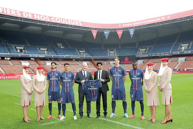 "نجوم سان جيرمان يحملون شعار الناقلة الوطنية في استاد بارك دي برينسيس \tمن المصدر"