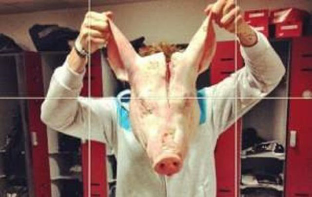 "الرأس التي وضعت في خزانة اللاعب"