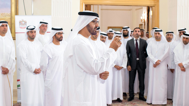 "وسموه في حديث مع عدد من المسؤولين بحضور حمدان ومنصور بن زايد"