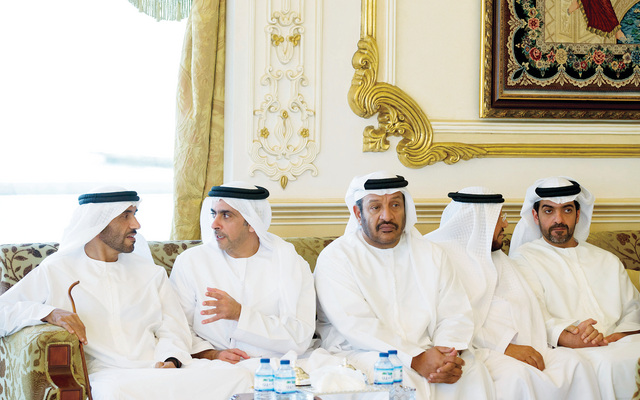 "سعيد بن محمد ونهيان وسيف وحامد بن زايد خلال اللقاء"