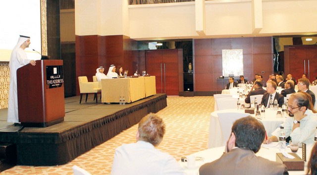 "يونس الخوري خلال المؤتمر"