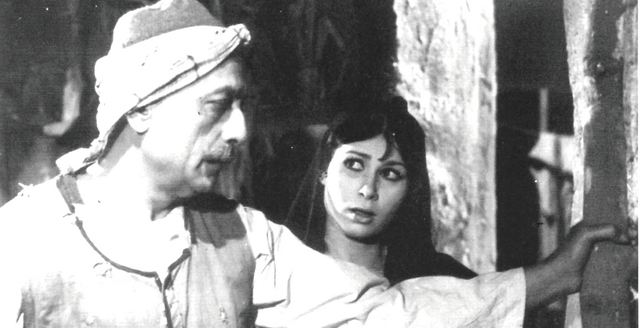 "مشهد من فيلم الأرض للمخرج يوسف شاهين \tأرشيفية"