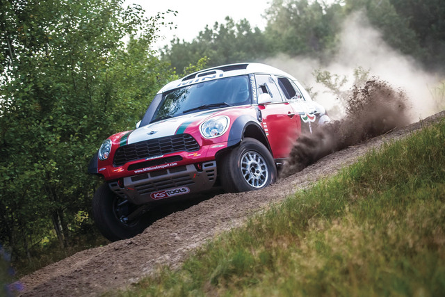 "الندوة تناقش سبل حماية السائقين أثناء السباقات ذات الطرق الوعرة\t البيان"