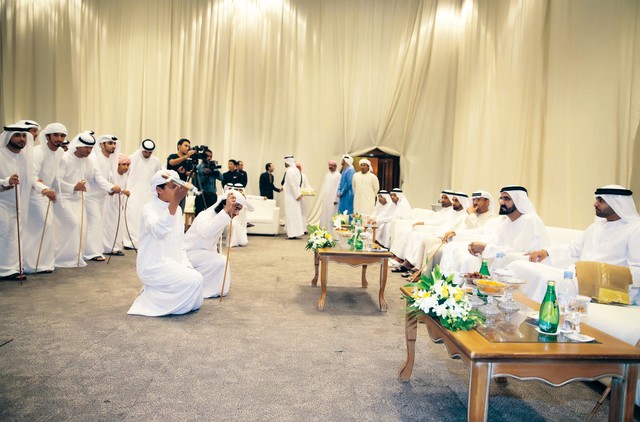 "سموه يتابع حفل الزفاف"