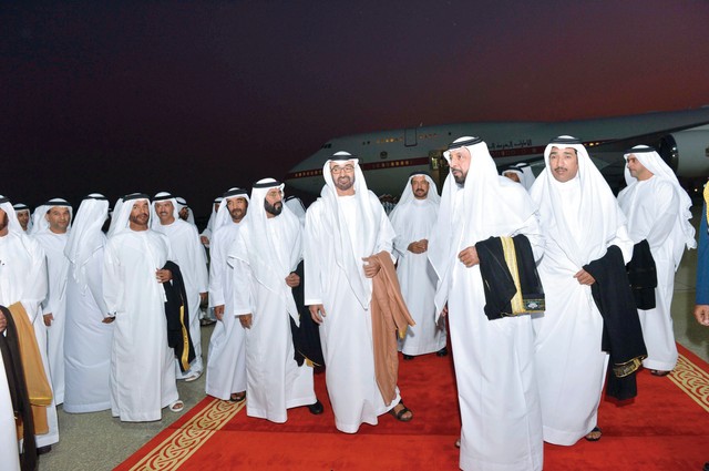 "خليفة ومحمد بن زايد وطحنون وسيف وسرور بن محمد وسيف بن زايد  والشيوخ وكبار المسؤولين"