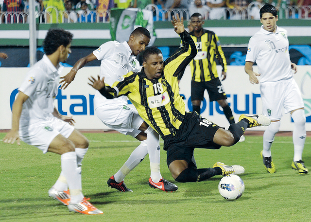 "الأهلي وصيف النسخة السابقة يقع في طريق سيول الكوري\t البيان"