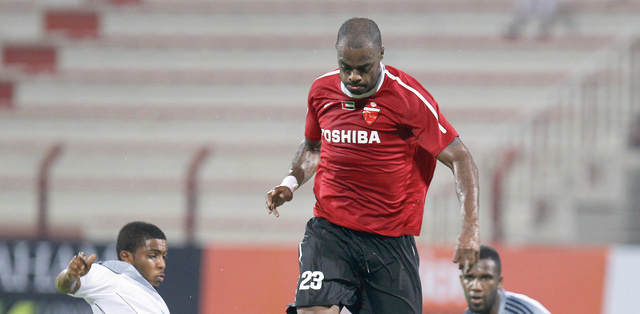"الأهلي ينتظر محترفه الرابع ومدربه\tمن المصدر"