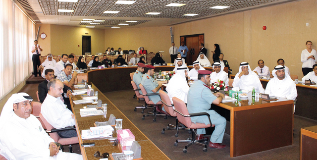 "جانب من الحضور\t\tوام"