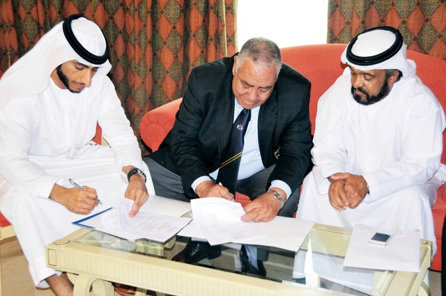 "خلال مراسم توقيع اتفاقية استضافة البطولة العربية"