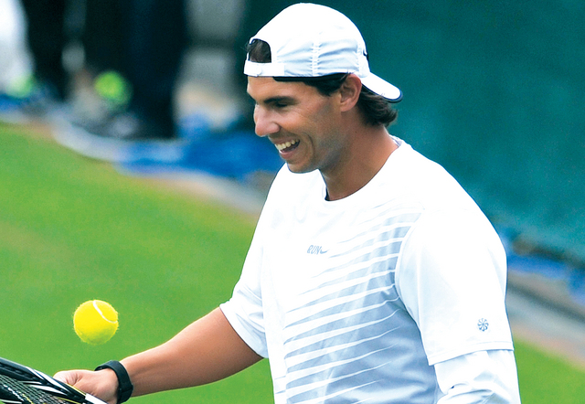 "الأسباني رافييل نادال خلال التدريبات\t أ ف ب"