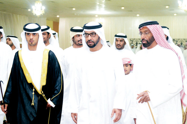 "حمدان بن زايد خلال حضوره افراح المنصوري"