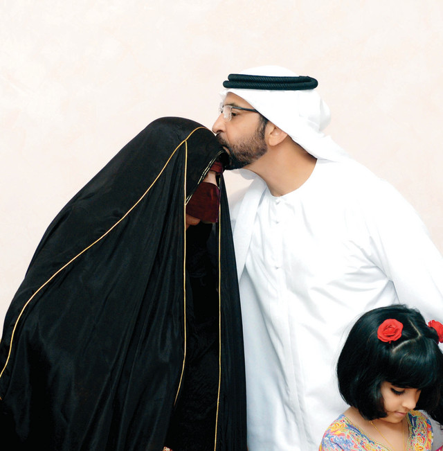 ".. وسموه لدى زيارته منزل عبدالله المنصوري\t وام"