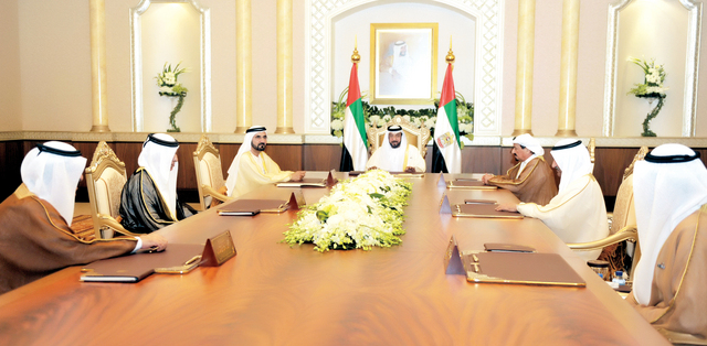 "خليفة واخوانه الحكام يد واحدة للنهوض بالاتحاد والمحافظة على اركانه \tارشيفية"