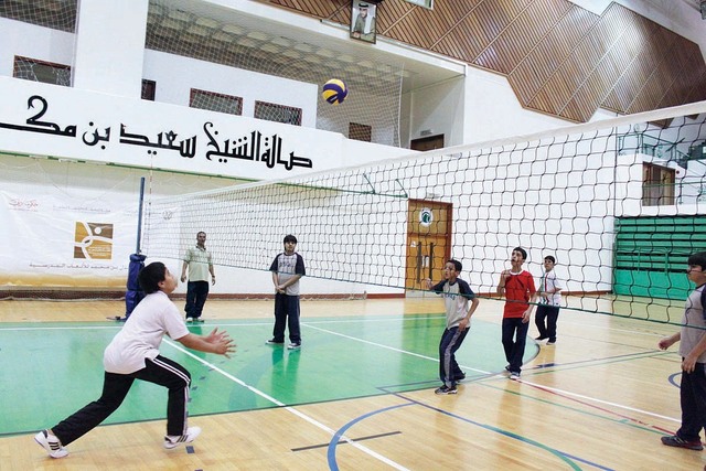 "جانب من منافسات الكرة الطائرة\tالبيان"