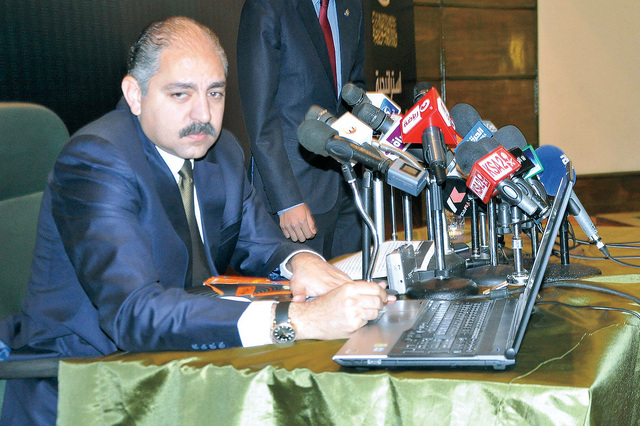 "العامري يستقيل في توقيت دقيق"