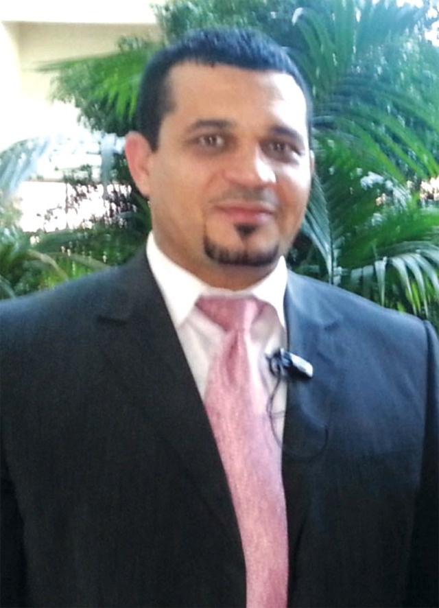 "احمد عبدالعزيز رزين"