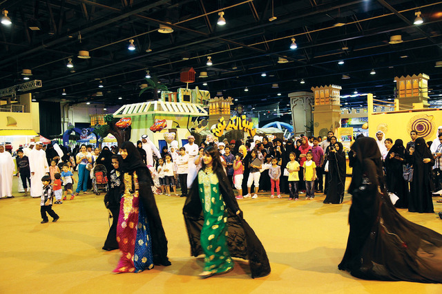 "عروض بروح تراثية"