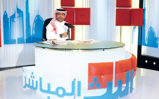 "راشد الخرجي يطل يومياً على الجمهور عبر \"البث المباشر\" \t\tتصوير مصطفى الاميري"
