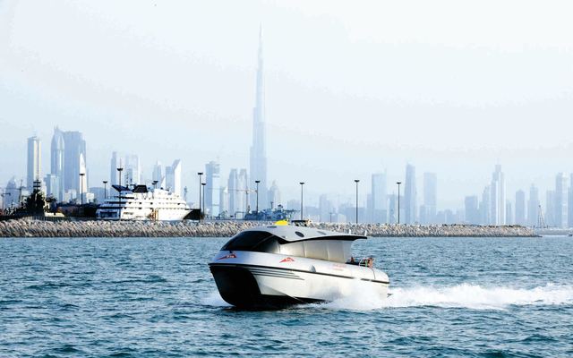 "التاكسي المائي يعزز مكانة الامارة سياحيا \tمن المصدر"
