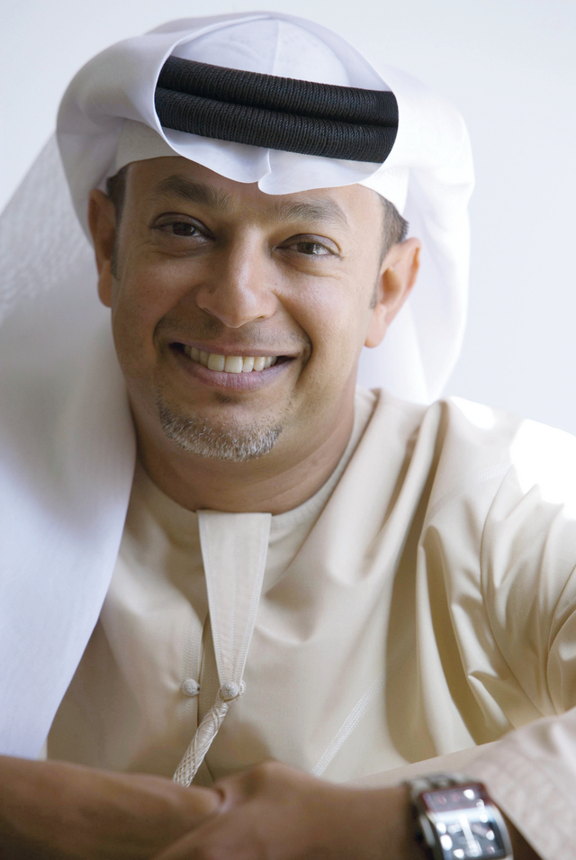 "جلال لقمان: فترة للتعامل مع المدلولات البصرية للكون"