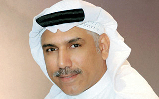 "عادل خزام: رحلة فياضة بالنور وتجاوز لما هو عابر وزائل"