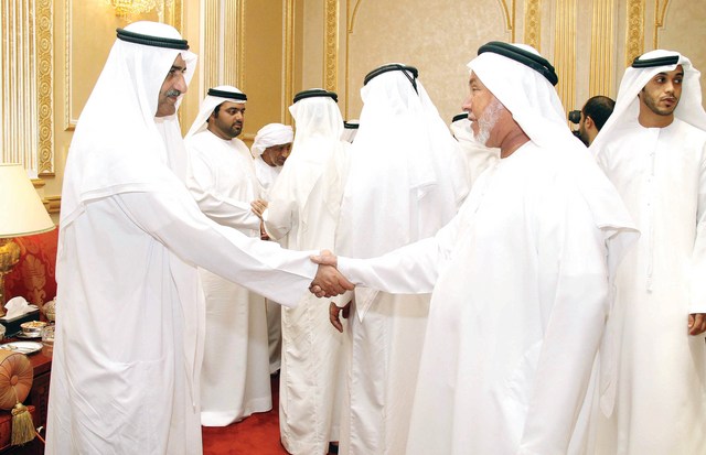 "حمد الشرقي يستقبل المهنئين بحضور محمد بن حمد الشرقي\tوام"