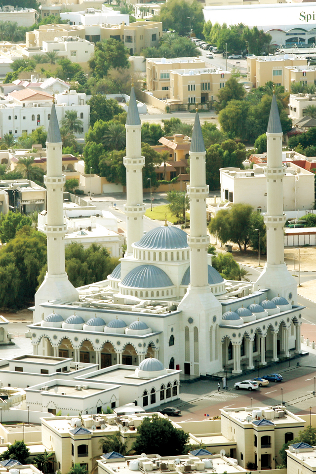 "المسجد تحفة معمارية فنية"